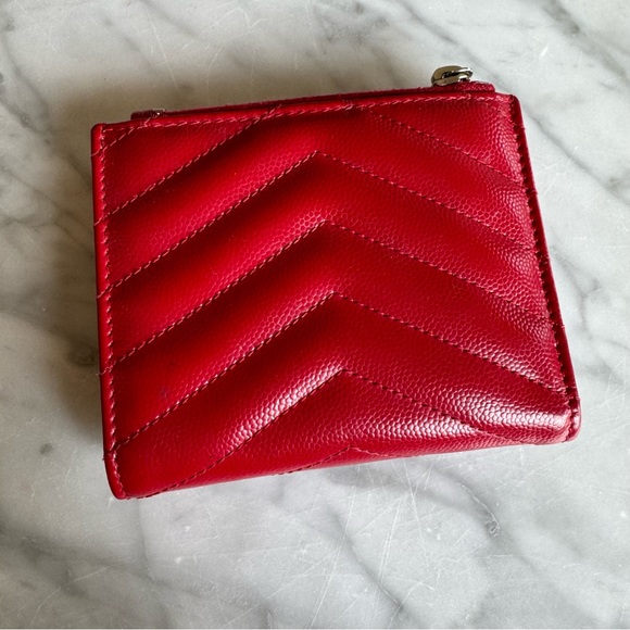 Wallet CASSANDRE MATELASSE BI-FOLD IN GRAIN DE POUDRE EMBOSSED LEATHER YSL - Picture 8 of 10